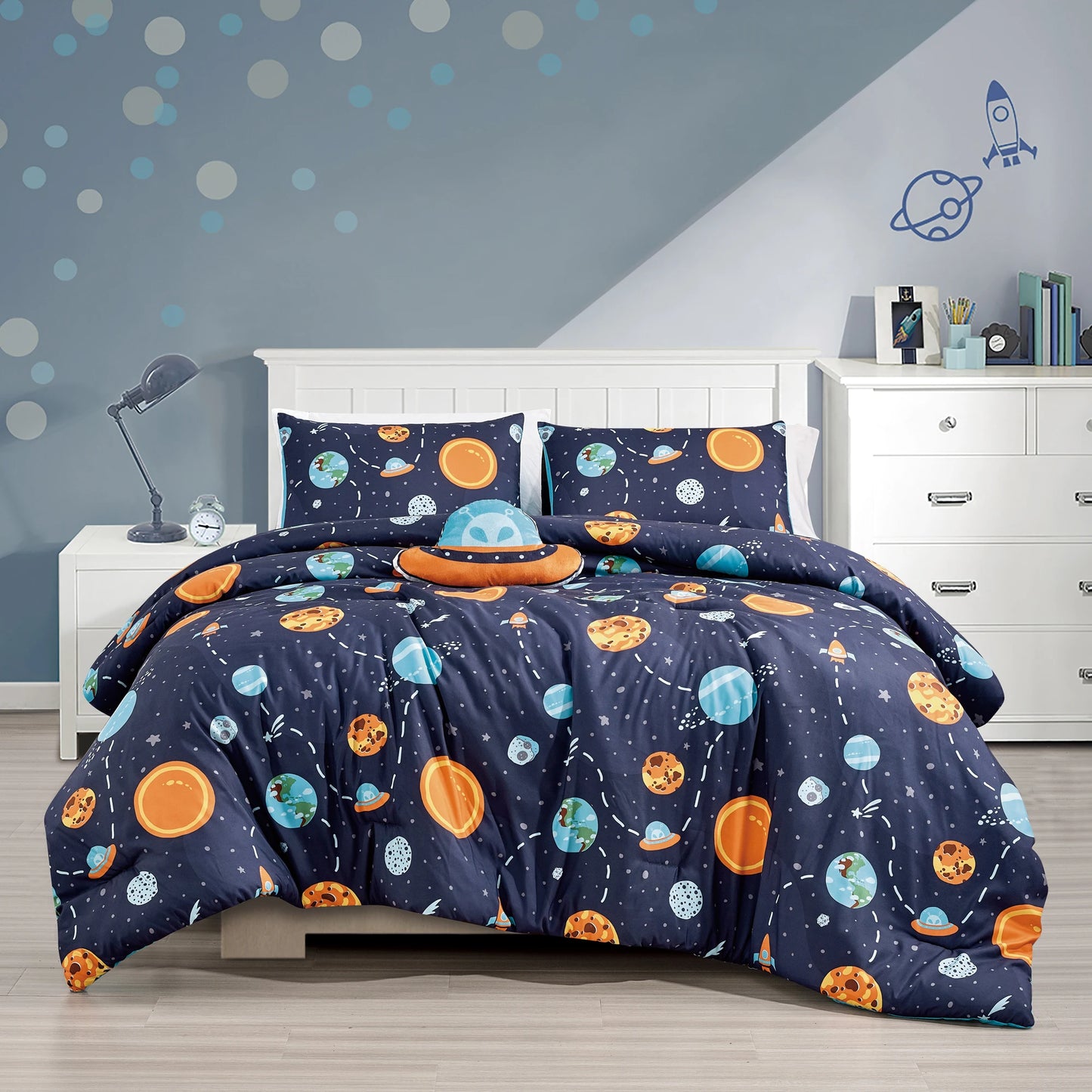 4 Piece Twin Size Bedding Comforter Set, Ultra Soft Polyester Elegant Bedding Comforters--Navy with Universe Hearts - Happy Home Retreat