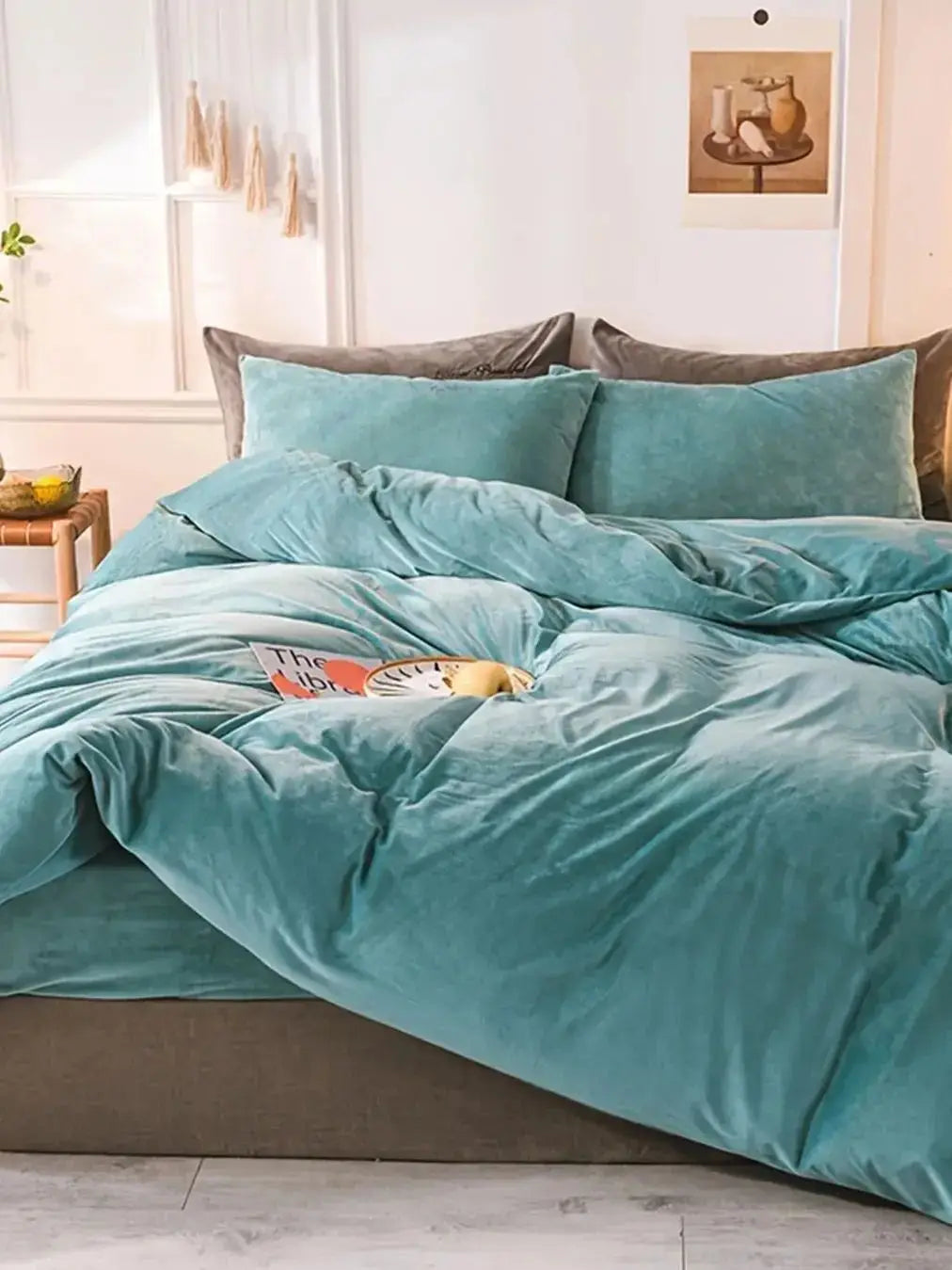 3pcs Velvet Duvet Cover Set - Soft, Warm, Skin-Friendly Solid Color Autumn and Winter Bedding for Bedroom, Guest Room with 1 Duv - Happy Home Retreat