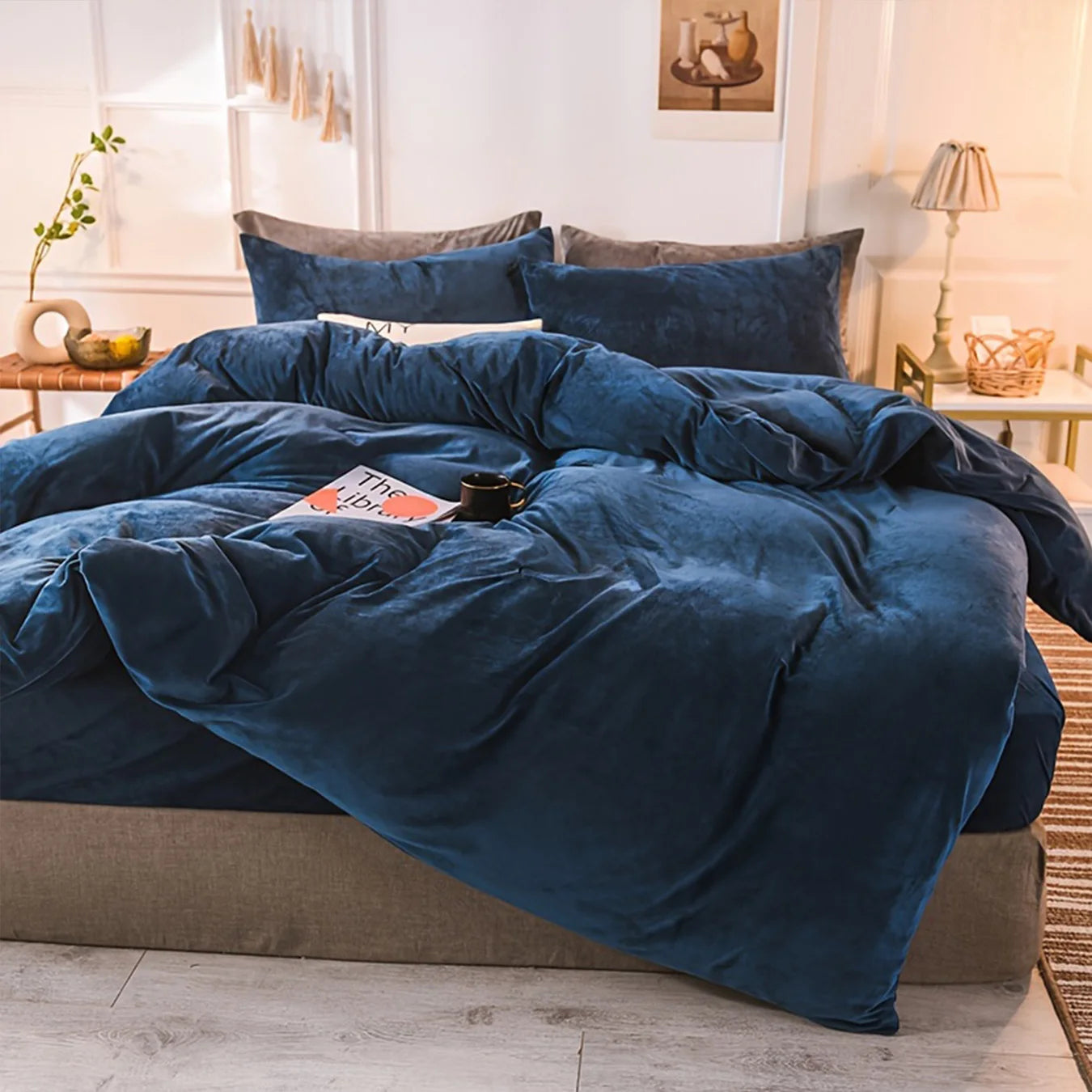 3pcs Velvet Duvet Cover Set - Soft, Warm, Skin-Friendly Solid Color Autumn and Winter Bedding for Bedroom, Guest Room with 1 Duv - Happy Home Retreat